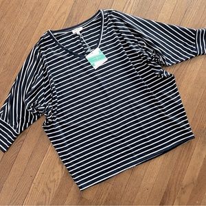 UMGEE Striped Navy/White Top V-Neckline 3/4 Sleeve Relaxed Fit Size Large